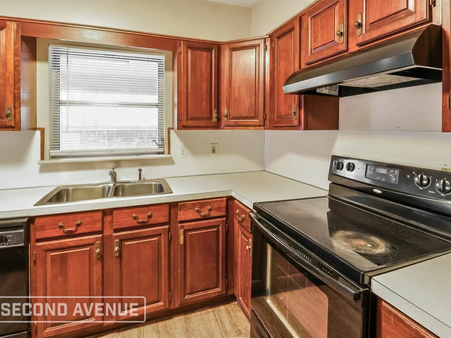 3 bed, 1.0 bath, 1200 sqft, $1,250 — Photo 4