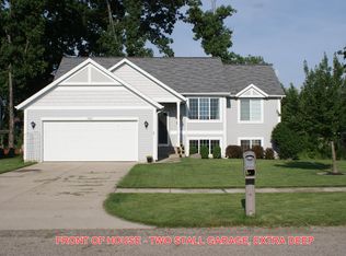 11933 Maplegrove Dr, Holland, MI 49424