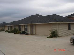 600 SE 105th Rd APT E, Warrensburg, MO 64093