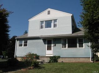 73 North St, Danbury, CT 06810