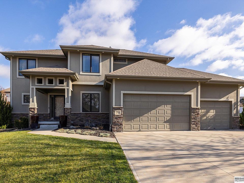 1st image of 1303 N 183rd Ave