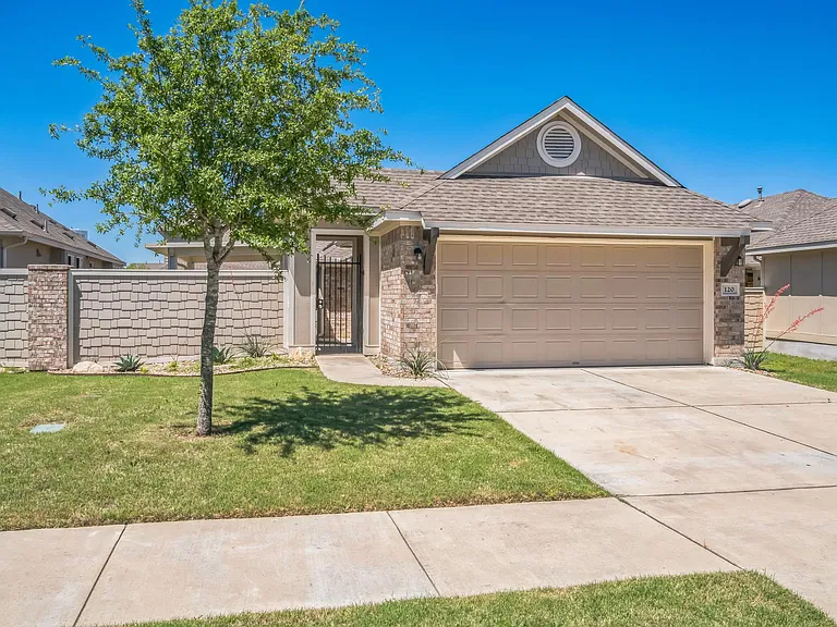 120 Lasino Dr — Photo 2