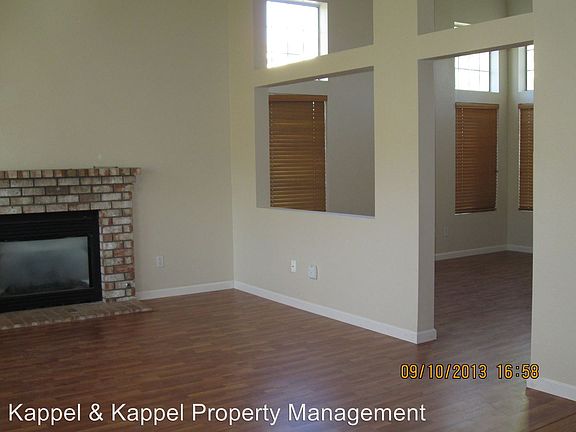 4th image of 853 Celestine Cir