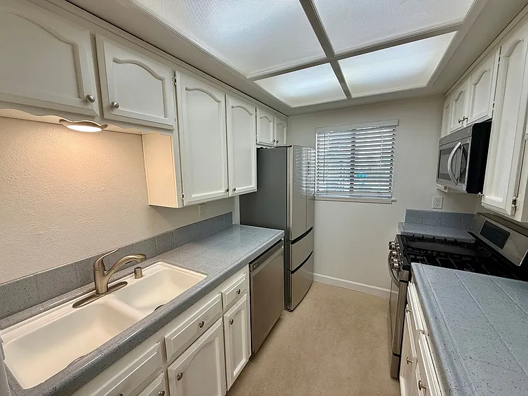 Casa Lane Townhomes — Photo 3