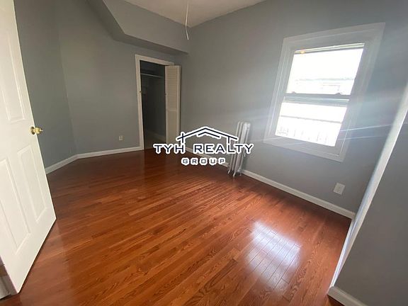 4th image of 386 Sanford Ave Floor 1