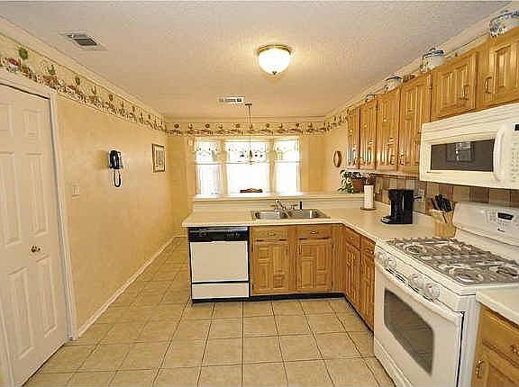 5th image of 1105 W Los Angeles Cres S