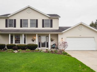 1087 S Peach Ct, Plainwell, MI 49080
