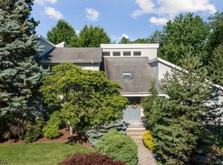 8 Hampshire Ct, Springfield, NJ 07081