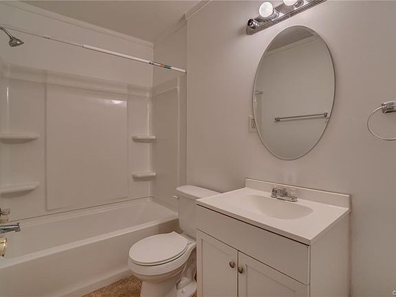 5th image of 308 S Cedar Ave