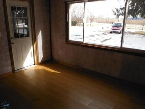 3rd image of 24415 Industrial Hwy