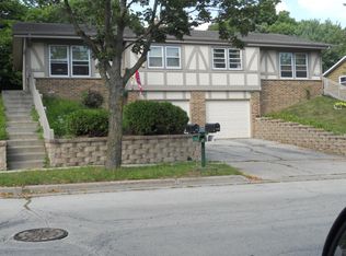 1910 Kensington Dr, Waukesha, WI 53188