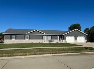 630 25th Ave, Sheldon, IA 51201