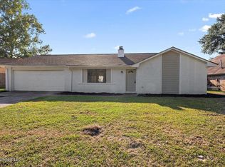 2389 W Clubview Cir, Yazoo City, MS 39194