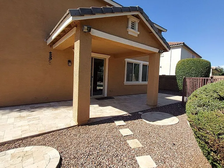 3031 E Regina St — Photo 18