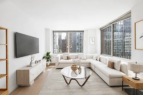 260 W 54th St #21A Photo 1