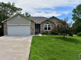 5931 NE Pleasant Hills Rd, Topeka, KS 66617