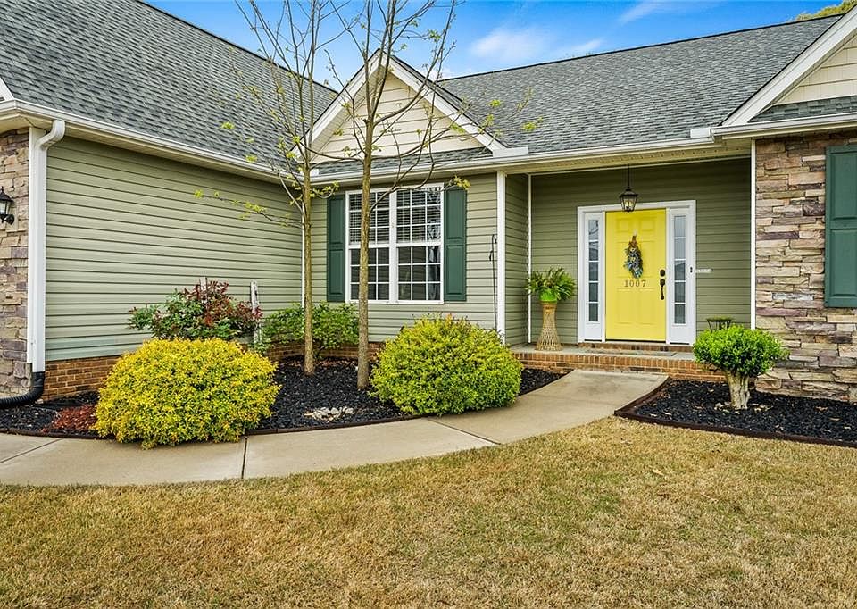 1007 Drakes Xing, Anderson, SC 29625 Zillow
