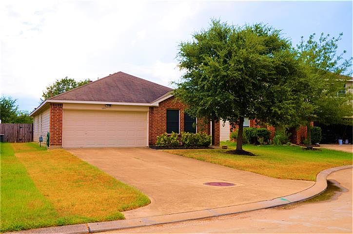 1st image of 7811 American Holly Ct