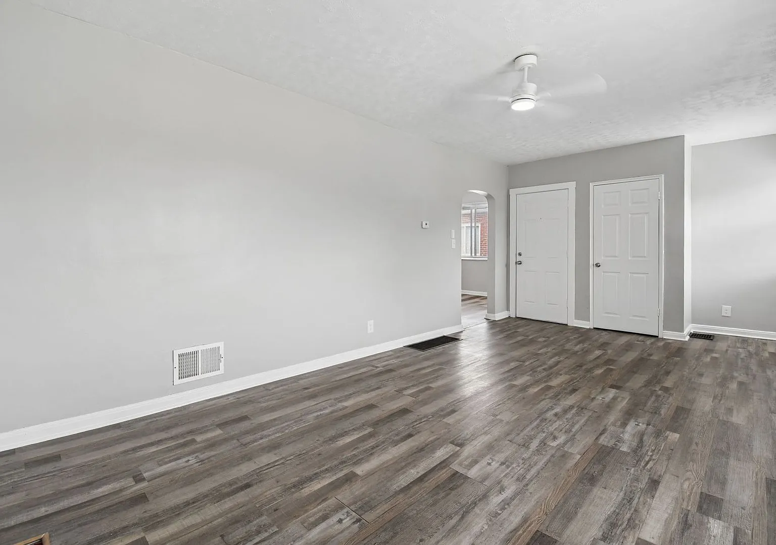 375 S Chase Ave — Photo 4