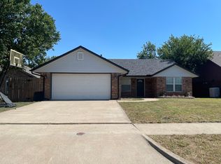 4303 SW Wolf St, Lawton, OK 73505