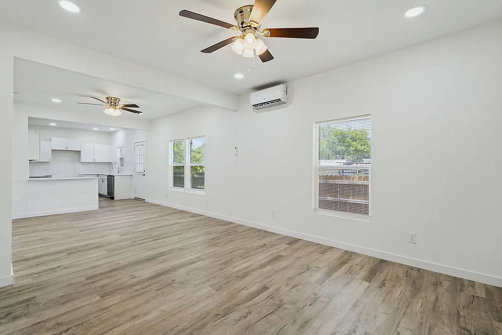 2 bed, $1,295 — Photo 3