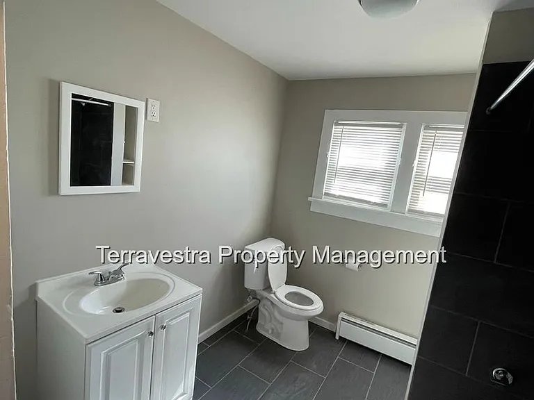 309 E Main St #C — Photo 4