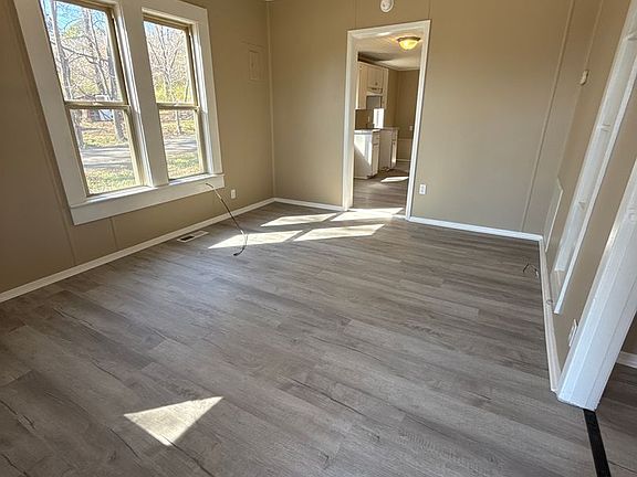 2nd image of 1903 Alma Blvd