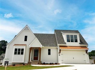 300 Arbor Garden Cir, Newnan, GA 30265