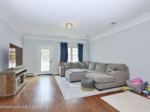 5th image of 18 Sweetgum Ln