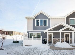 6162 Bristol Ln, Johnston, IA 50131