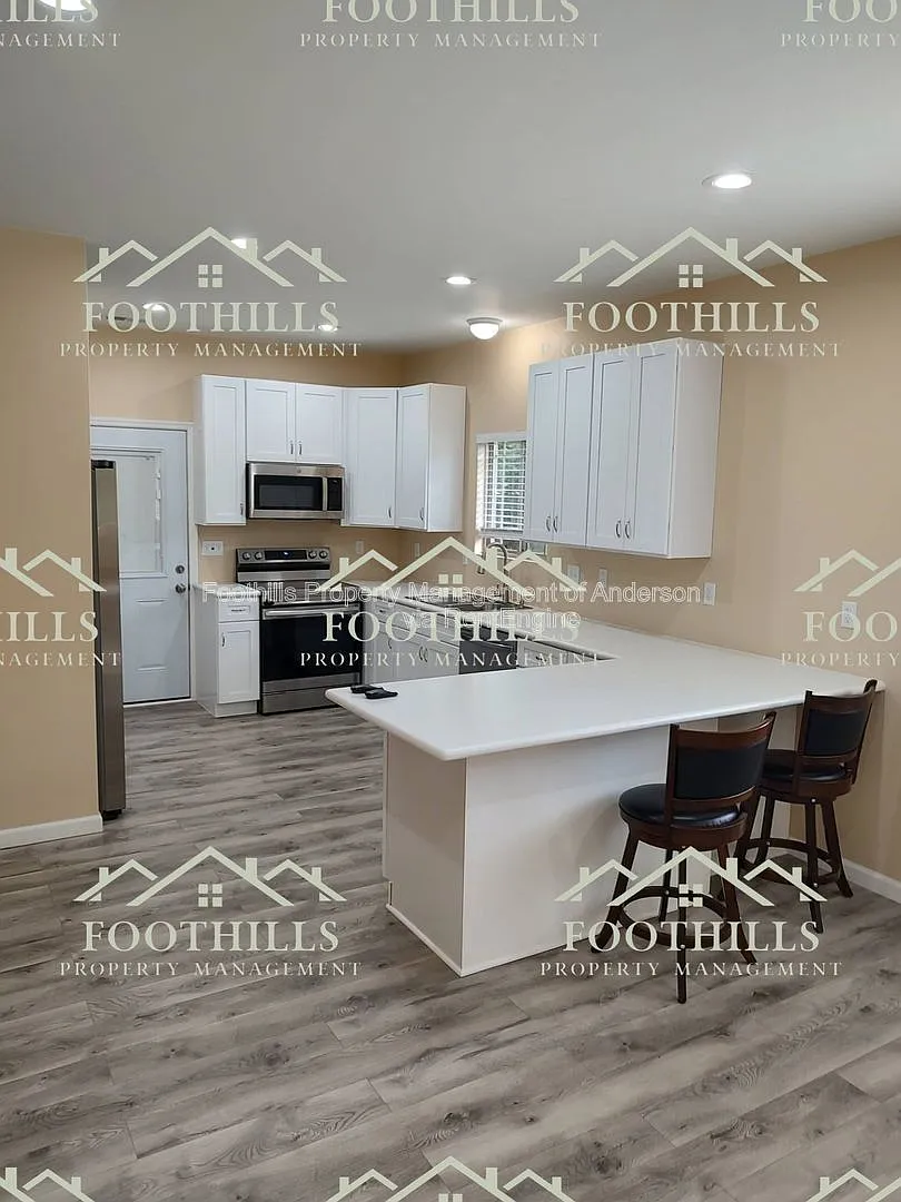 3 bed, 2.0 bath, 1400 sqft, $1,595 — Photo 4
