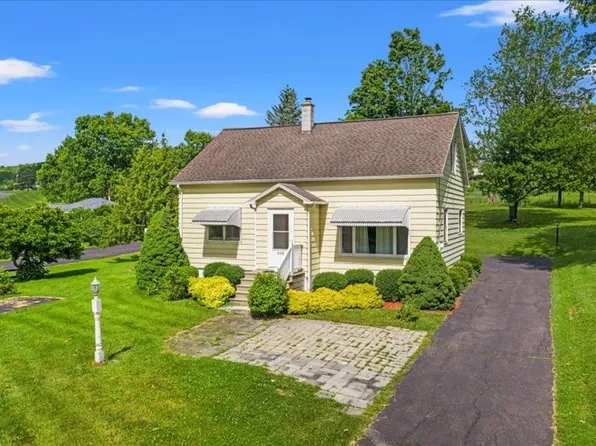606 Reynolds Rd, Johnson City, NY 13790