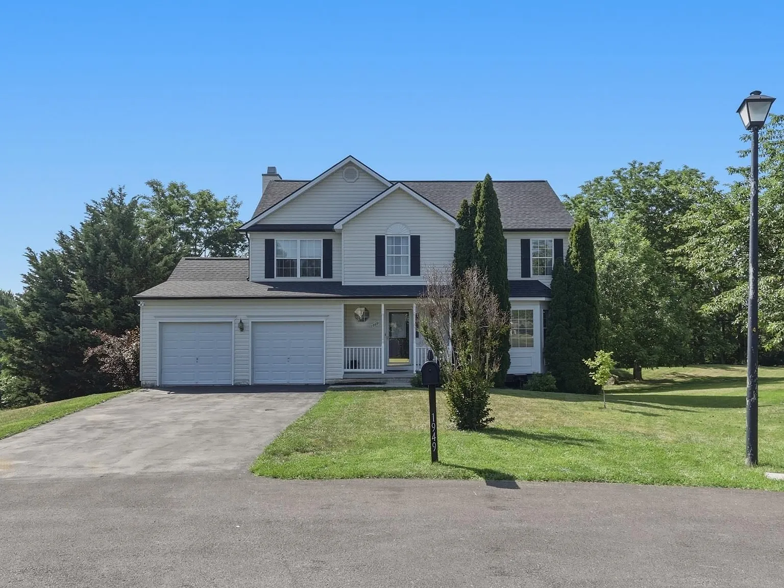 5 bed, 3.5 bath, 2833 sqft, $2,750 — Photo 1
