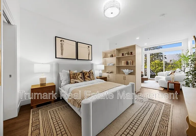 218 N El Molino Ave #204 — Photo 1