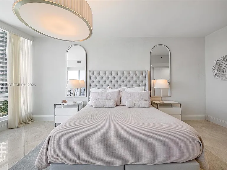 100 S Pointe Dr #702 — Photo 17
