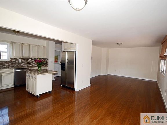 4th image of 25 Wellington Ct #2625
