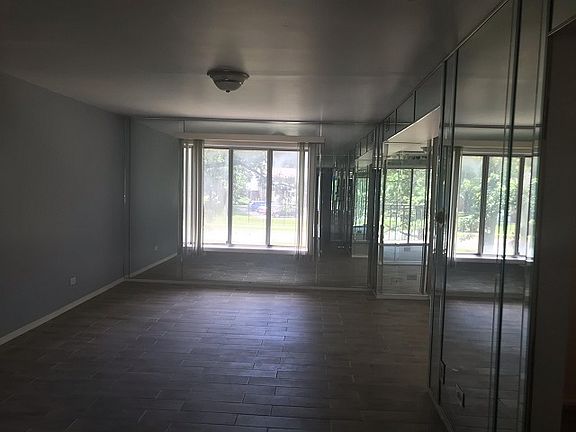 5th image of 812 Sandra Dr APT 3B