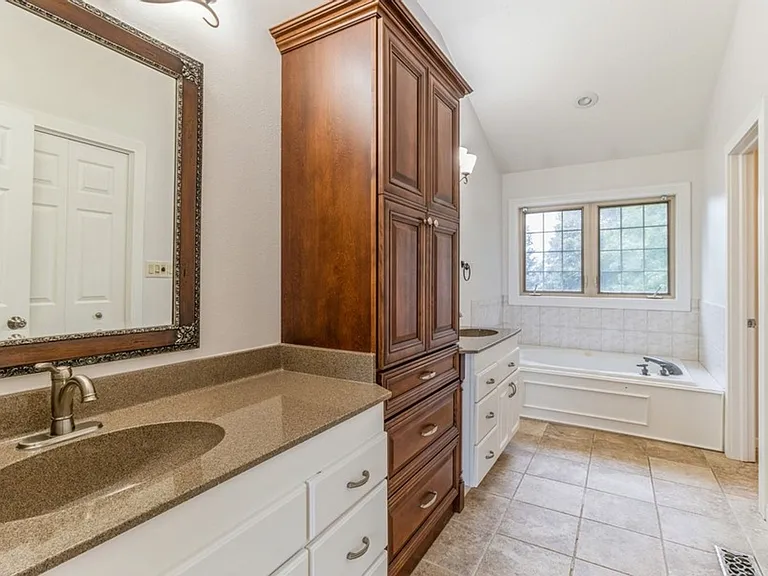 13585 Summit Dr — Photo 21