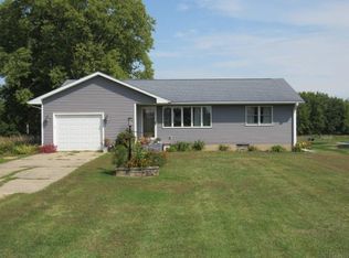 211 Maple St, Olin, IA 52320