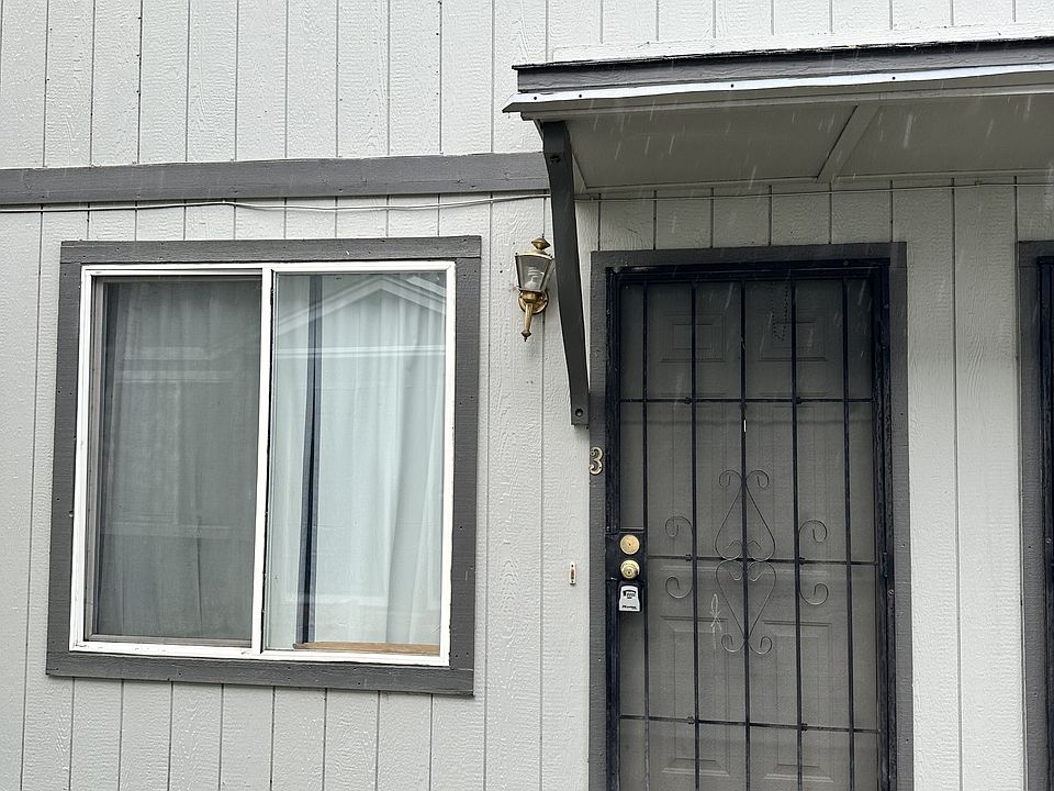 1st image of 4025 Pheasant Dr Unit 3