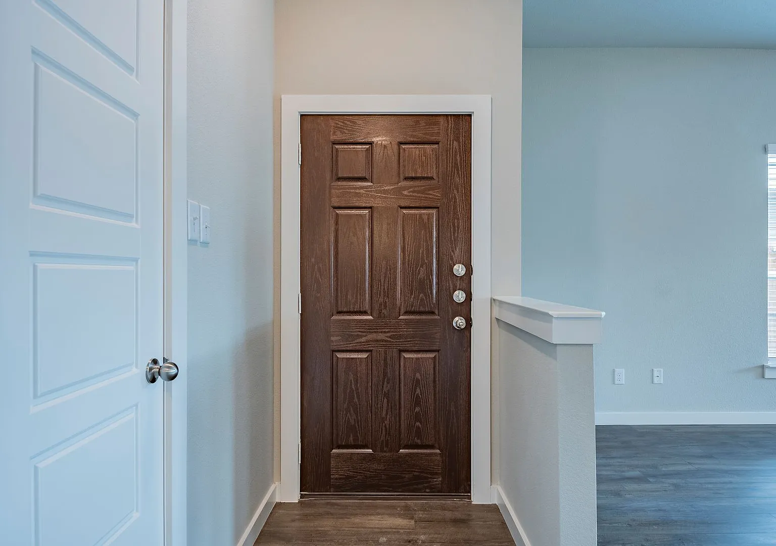 Gorgeous 4 Bedroom Duplex Located In Midlothian Isd! — Photo 4