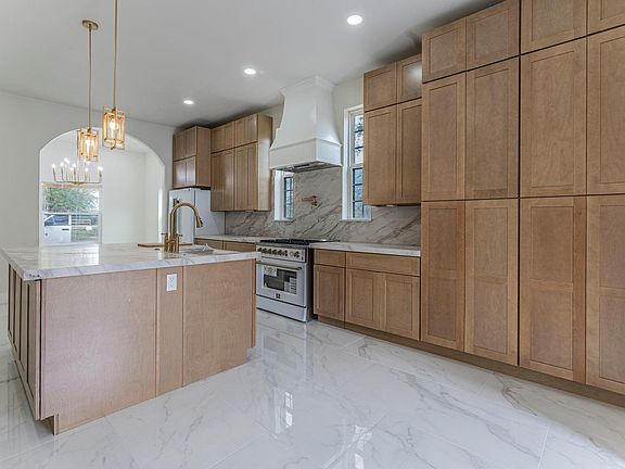 2nd image of 12425 Roesler Rd