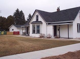 1320 S 10th St, Manitowoc, WI 54220