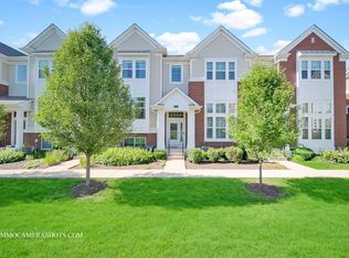 873 Lewisburg Ln, Aurora, IL 60504