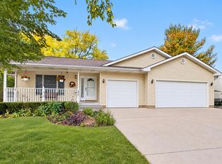 1023 Fox Holw, Dekalb, IL 60115