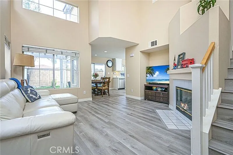 3 bed, 3.0 bath, $4,150 — Photo 2