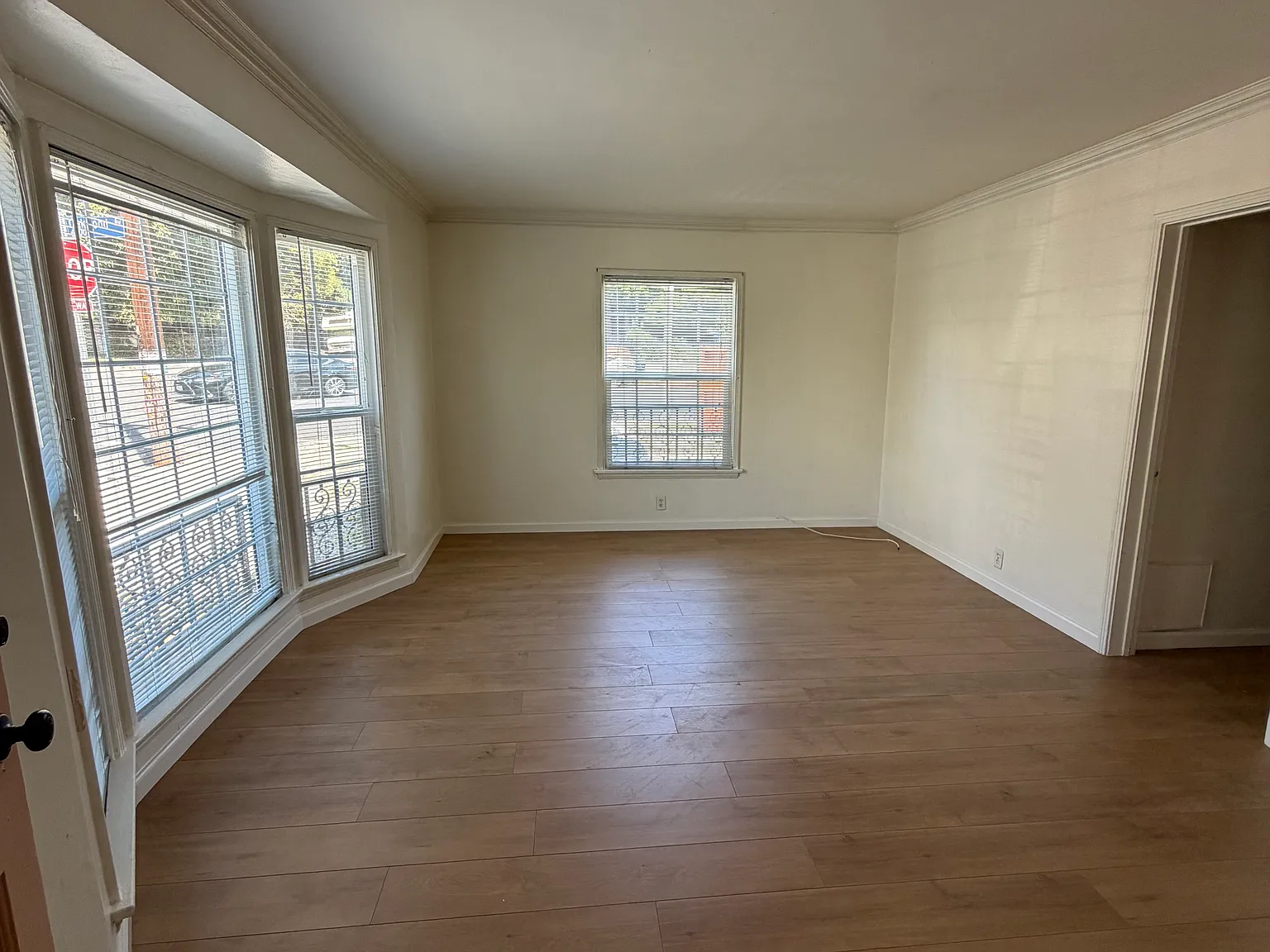1 bed, 800 sqft, $1,950 — Photo 3