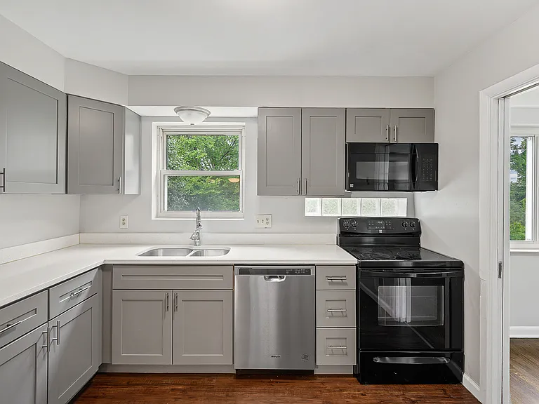 1723 Tuxworth Ave — Photo 24