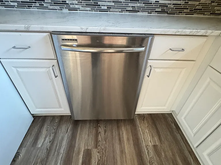 Kingsport Dr — Photo 9