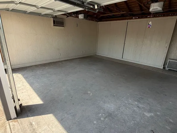 5477 E Indianapolis Ave, Fresno, CA 93727